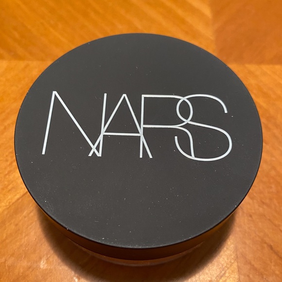 NARS Soft Velvet Loose Powder - Picture 4 of 10